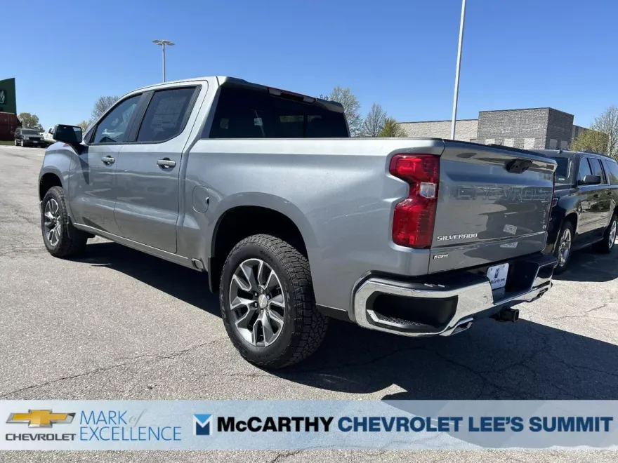 2025 Chevrolet Silverado 1500 LT photo 1