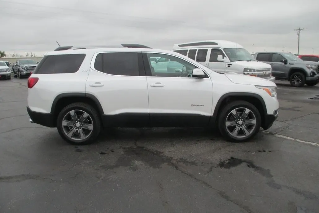 2017 Gmc Acadia SLT photo 1