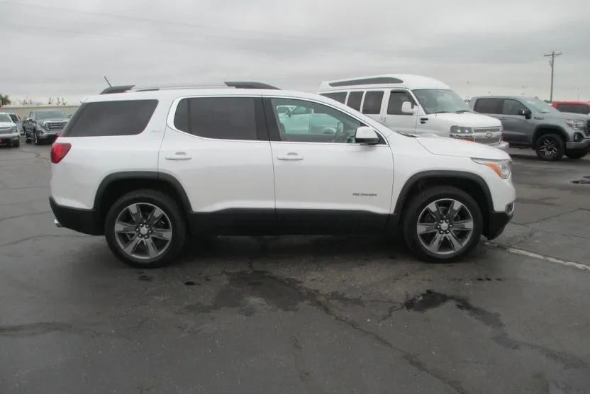 2017 Gmc Acadia SLT photo 1