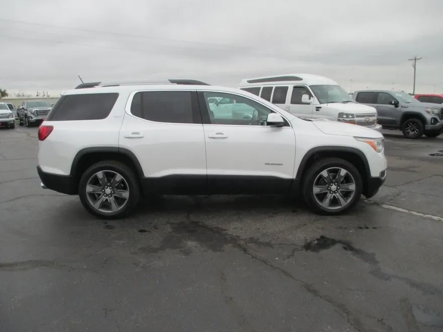 2017 Gmc Acadia SLT photo 1