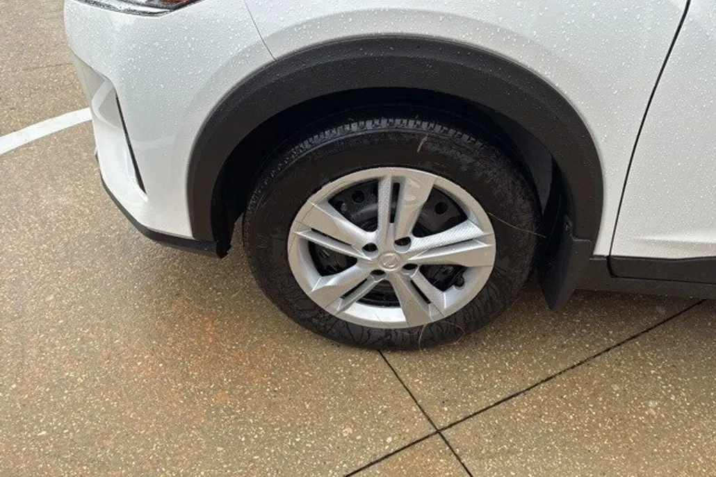 2025 Nissan Kicks Play S photo 1