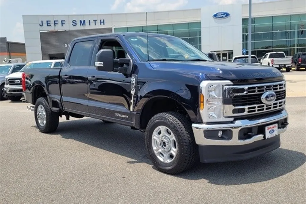 2025 Ford F-250 XLT photo 1