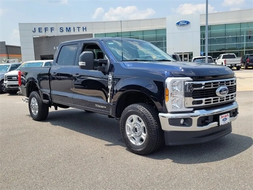 2025 Ford F-250 XLT photo 1