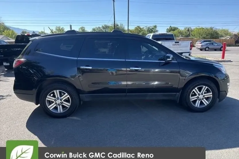 2016 Chevrolet Traverse 2LT photo 1