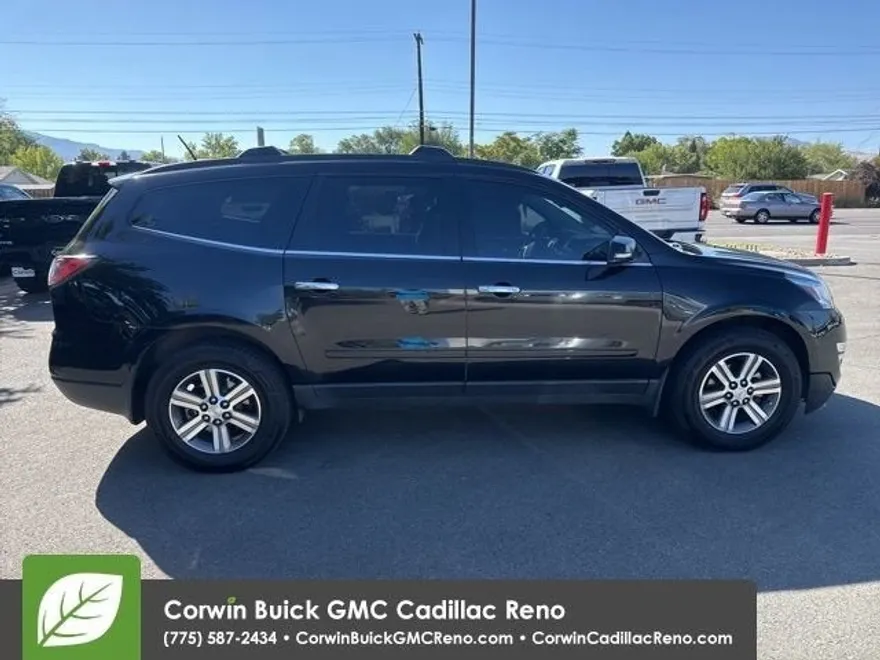2016 Chevrolet Traverse 2LT photo 1
