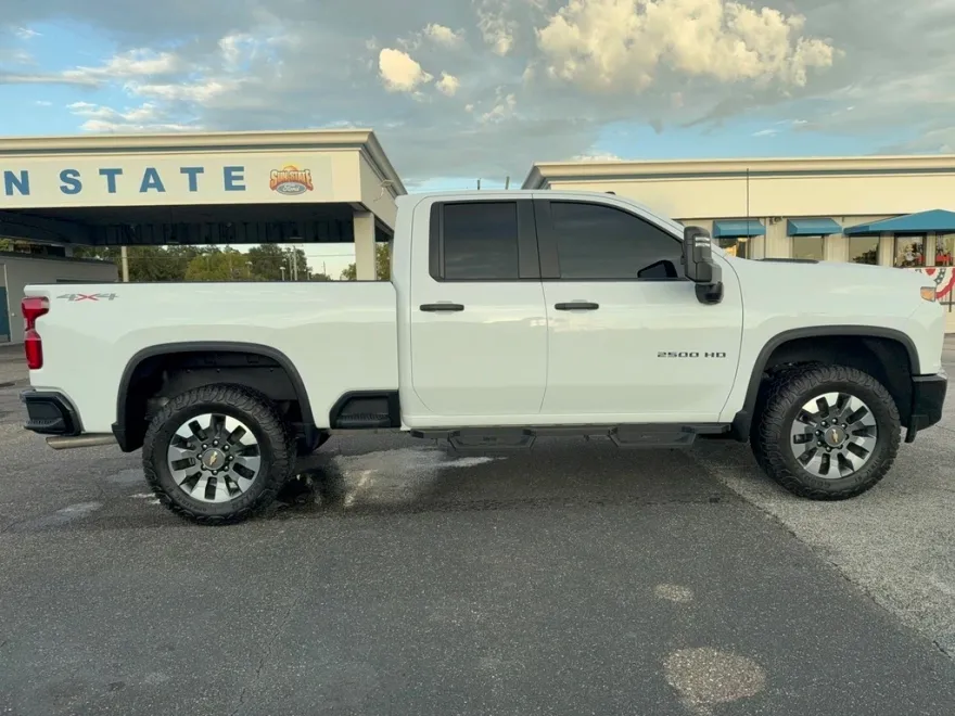 2021 Chevrolet Silverado 2500HD Custom photo 1