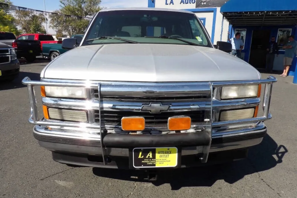 1997 Chevrolet Tahoe LT photo 1