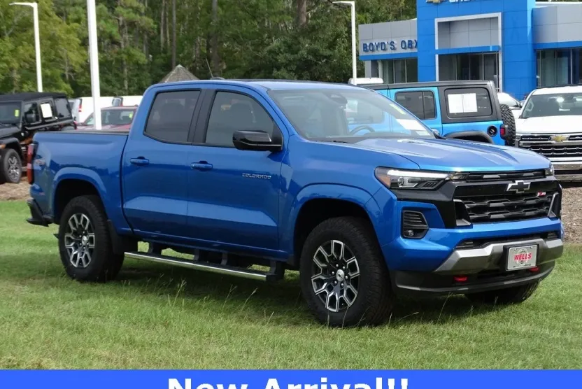 2024 Chevrolet Colorado Z71 photo 1