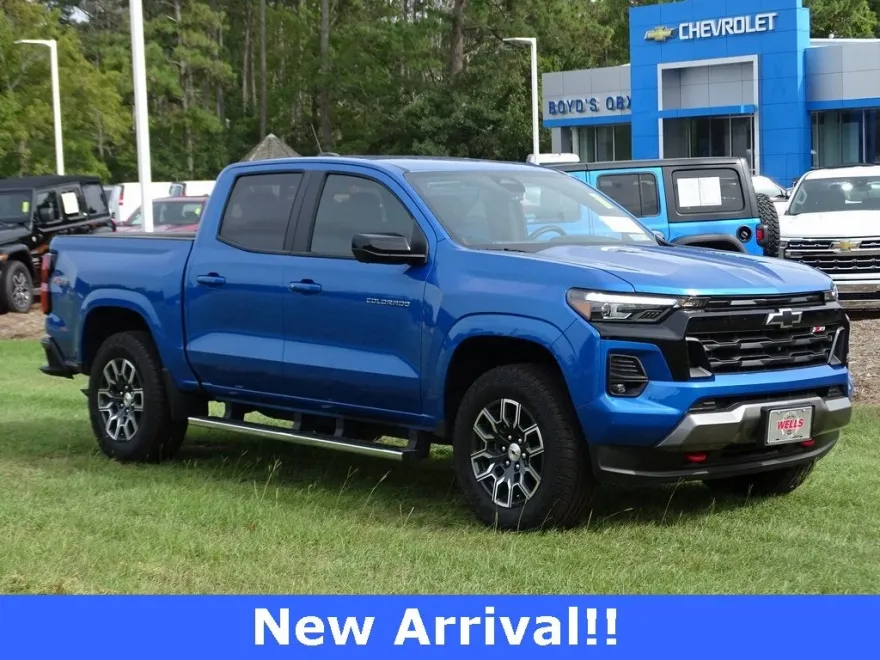 2024 Chevrolet Colorado Z71 photo 1