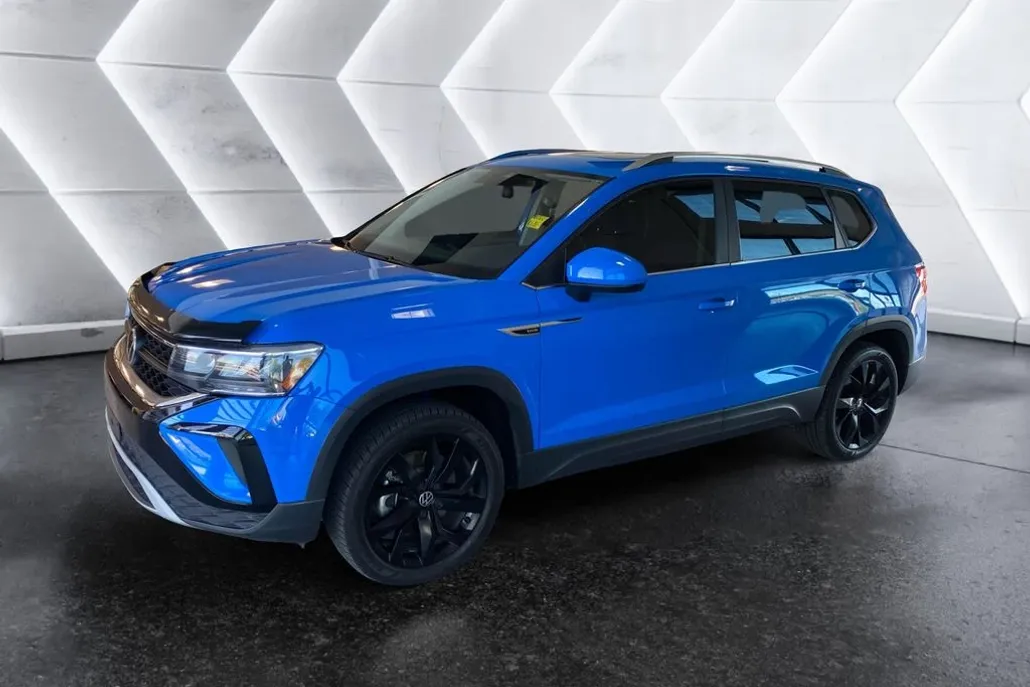 2022 Volkswagen Taos SE photo 1