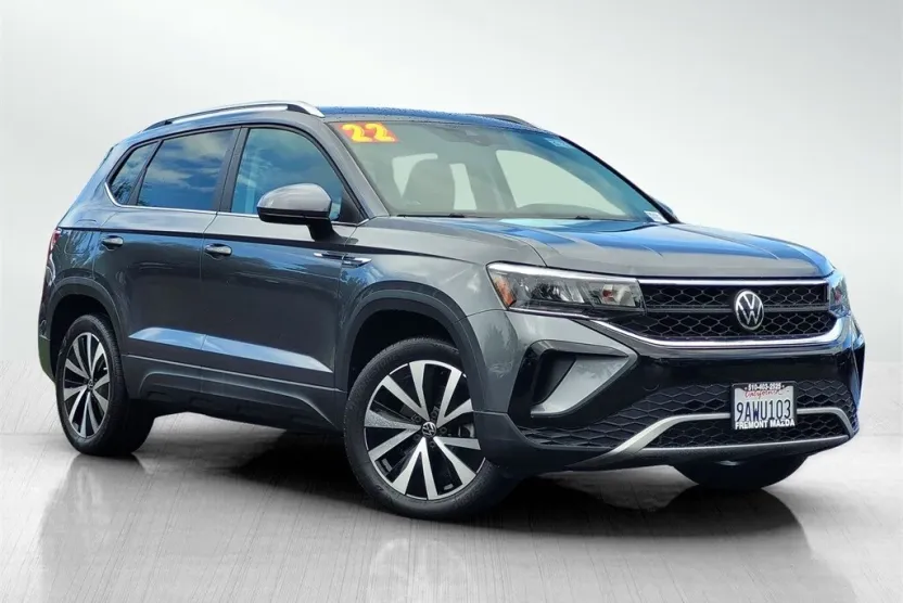 2022 Volkswagen Taos SE photo 1
