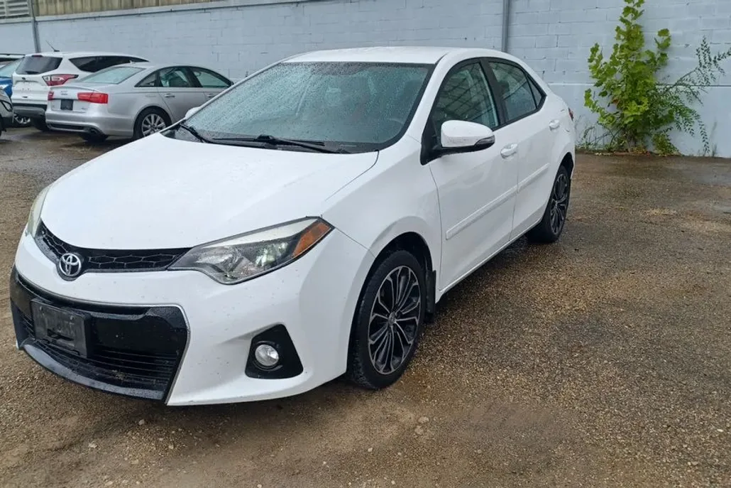 2016 Toyota Corolla Plus photo 1