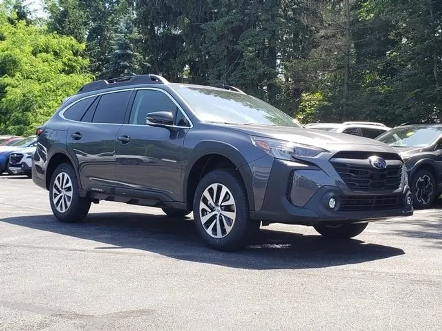 2025 Subaru Outback Premium photo 1