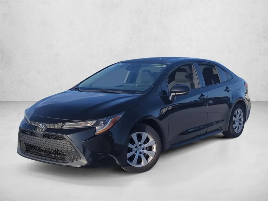 2021 Toyota Corolla LE photo 1