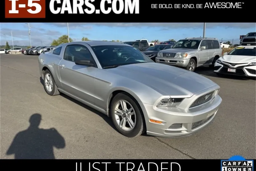 2014 Ford Mustang V6 photo 1