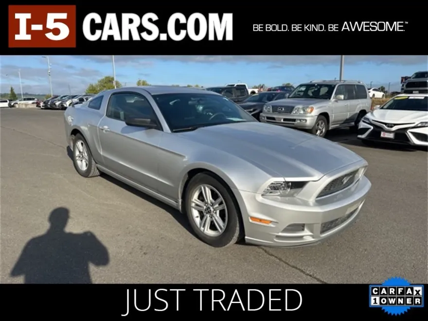 2014 Ford Mustang V6 photo 1