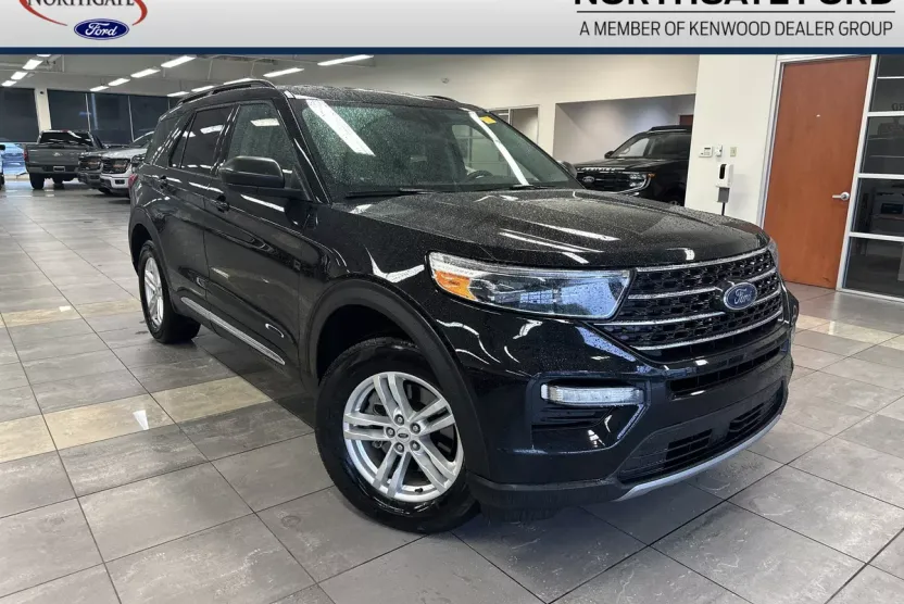 2022 Ford Explorer XLT photo 1