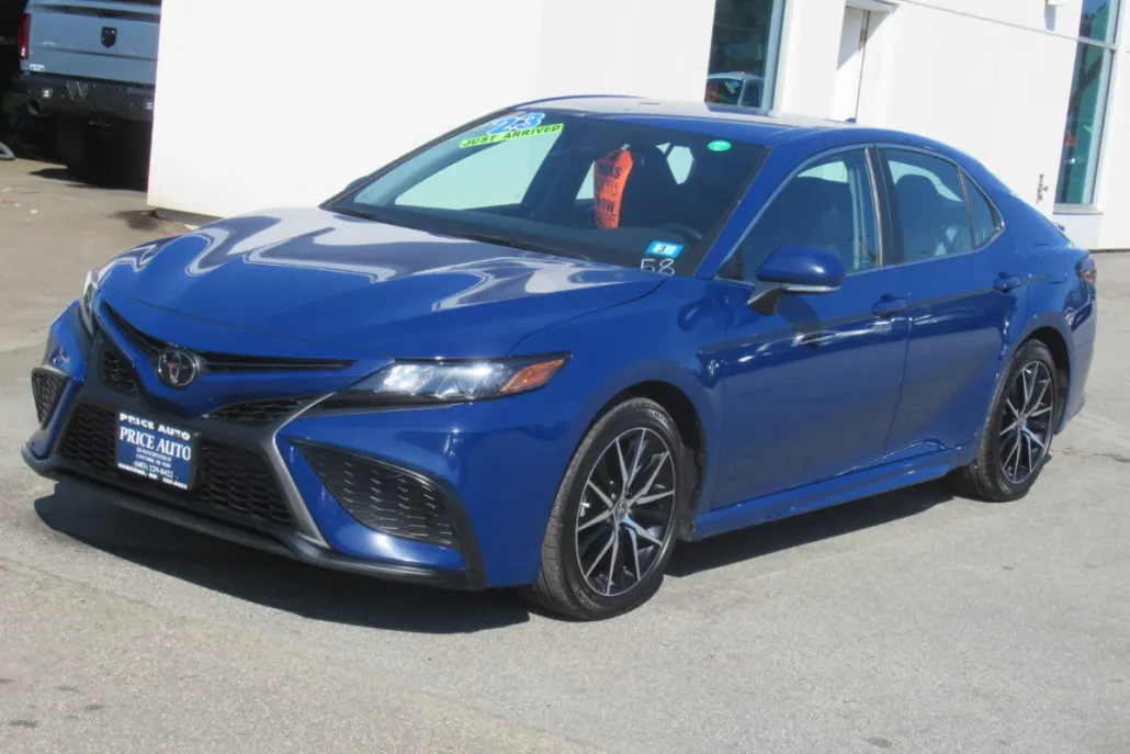 2023 Toyota Camry SE photo 1