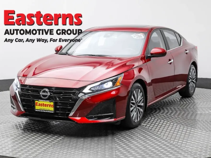 2023 Nissan Altima 2.5 SV photo 1