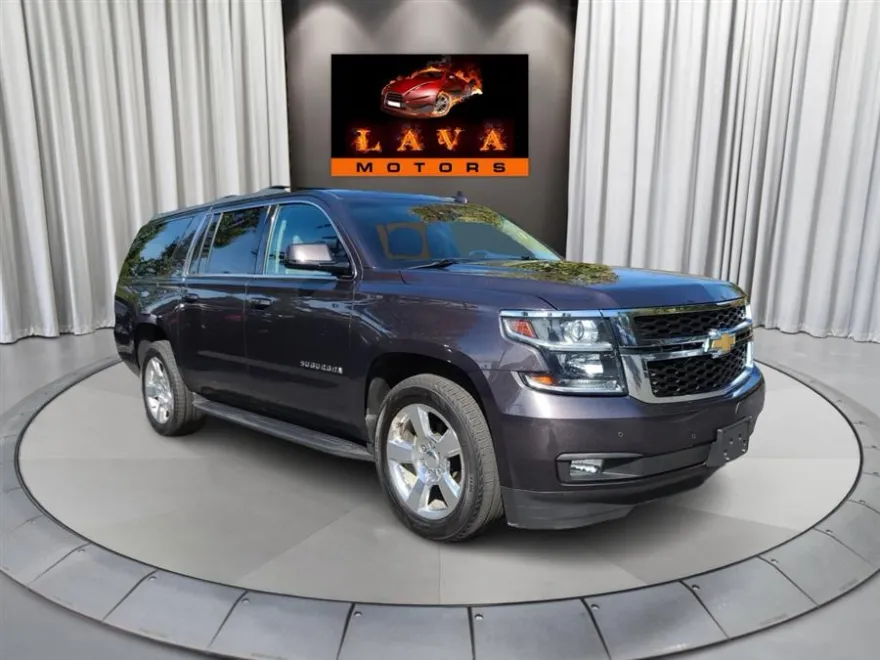 2017 Chevrolet Suburban 1500 LT photo 1