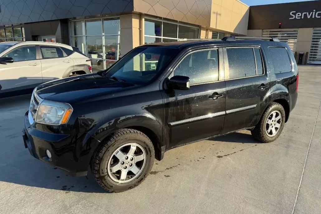 2011 Honda Pilot Touring photo 1
