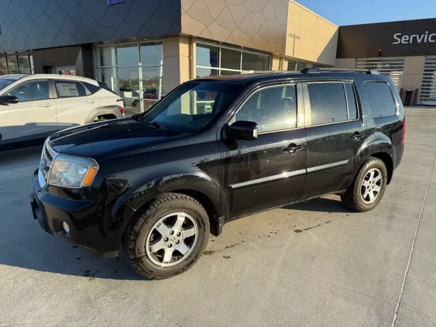 2011 Honda Pilot Touring photo 1