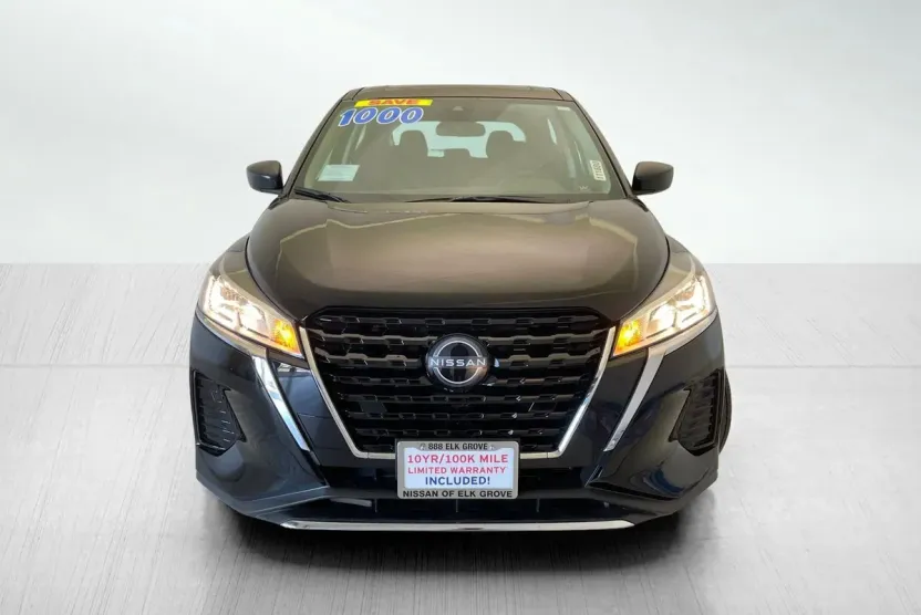 2025 Nissan Kicks Play S photo 1