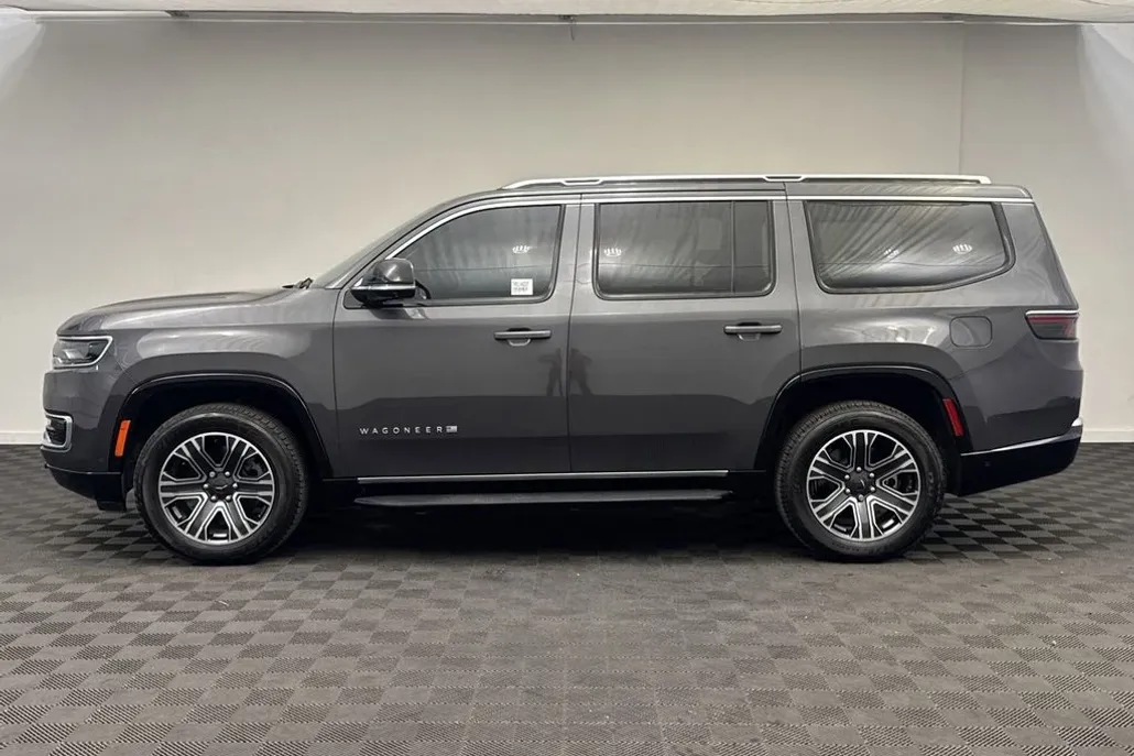 2024 Jeep Wagoneer Base photo 1