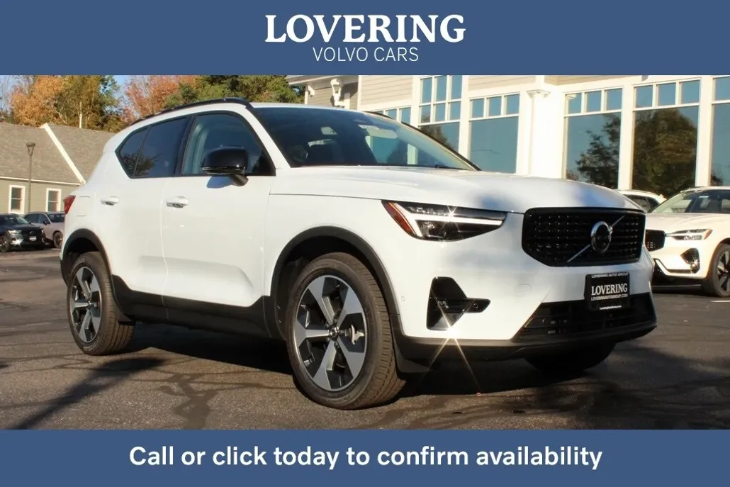 2026 Volvo XC40 Plus photo 1