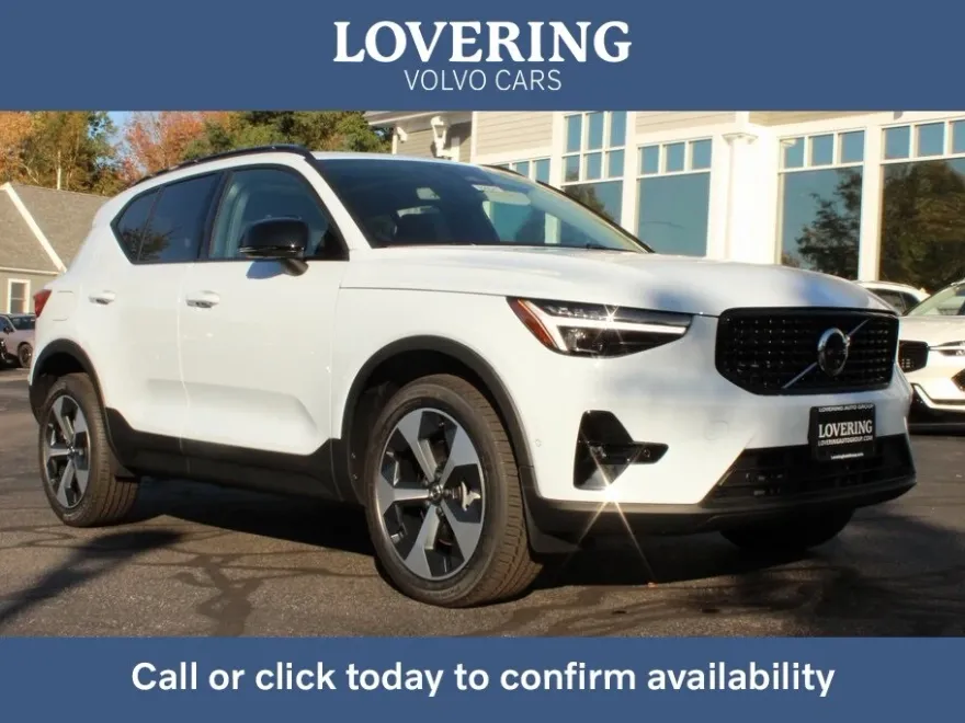 2026 Volvo XC40 Plus photo 1