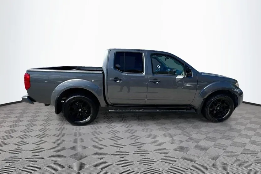 2020 Nissan Frontier SV photo 1