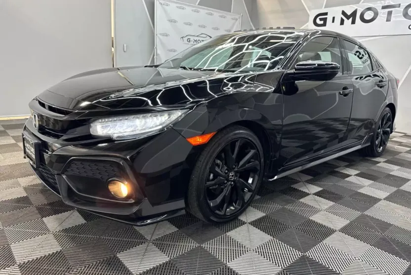2017 Honda Civic Sport Touring Hatchback photo 1