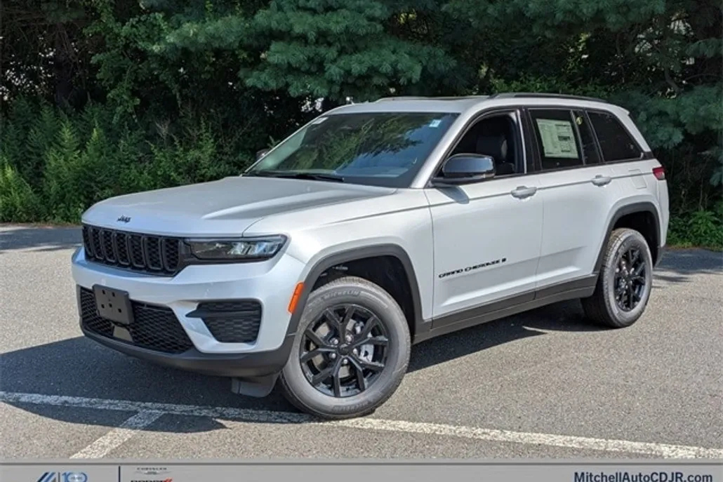 2025 Jeep Grand Cherokee Laredo Altitude X photo 1