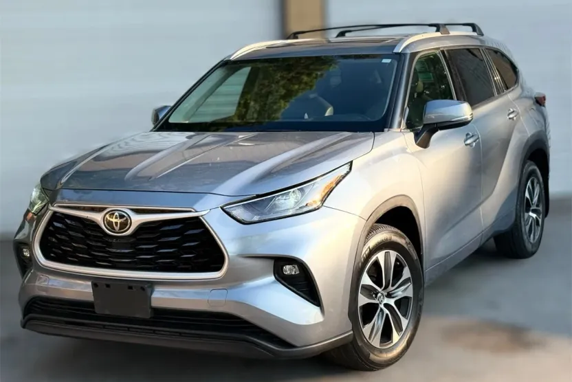 2022 Toyota Highlander XLE Sport photo 1