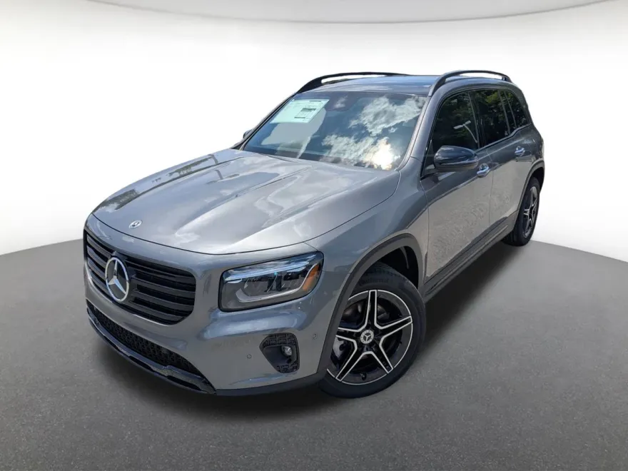 2025 Mercedes Benz GLB 250 4MATIC photo 1