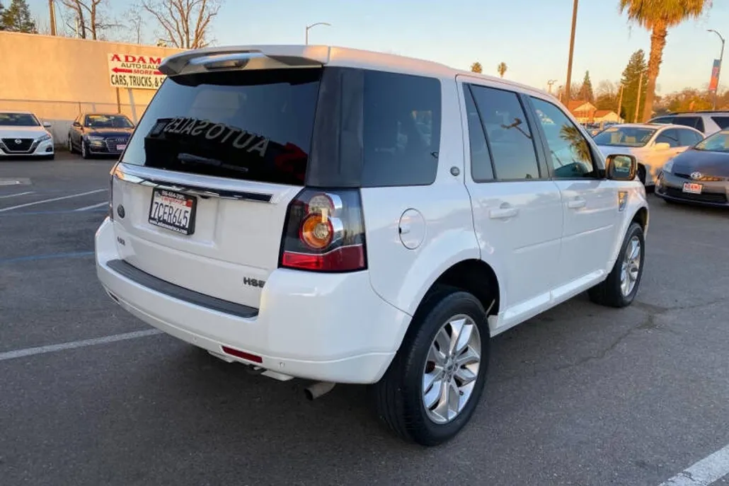 2013 Land Rover LR2 HSE photo 1