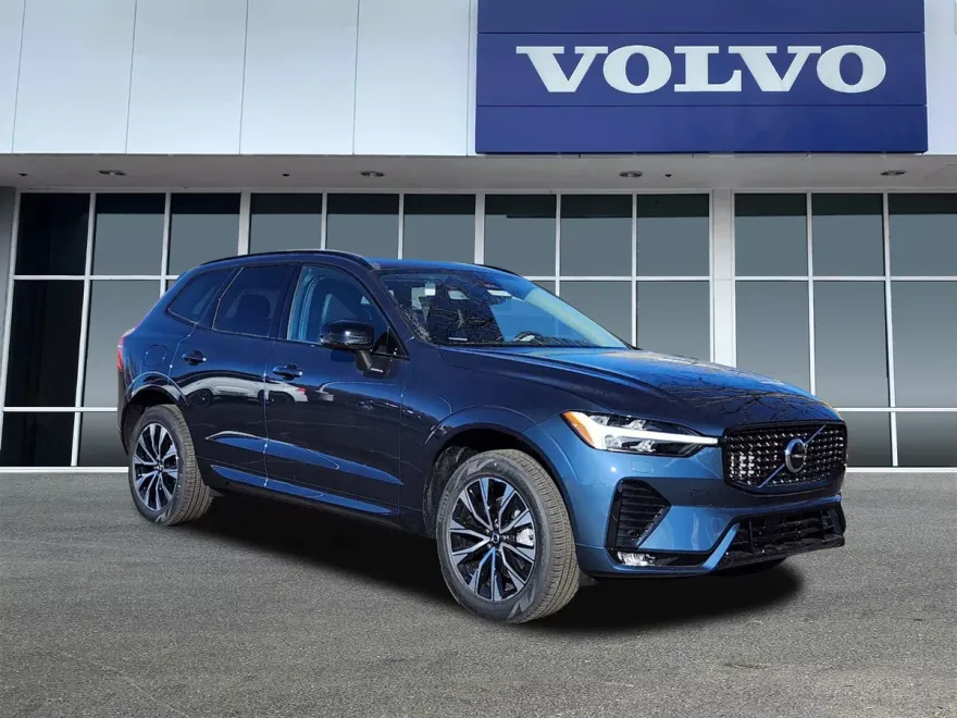 2025 Volvo XC60 B5 Core photo 1