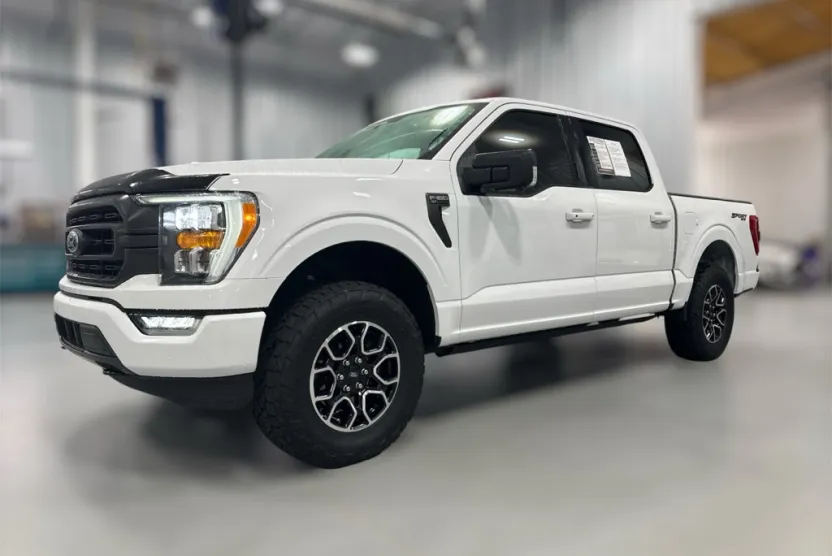 2023 Ford F-150 XLT photo 1