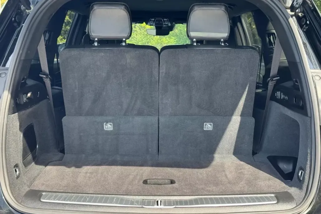 2023 Jeep Grand Cherokee Overland photo 1