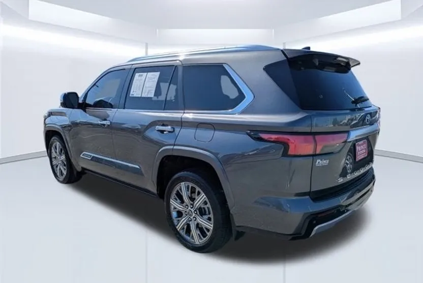 2024 Toyota Sequoia Capstone photo 1