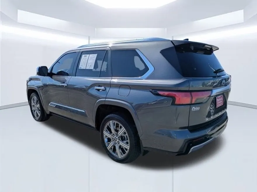 2024 Toyota Sequoia Capstone photo 1