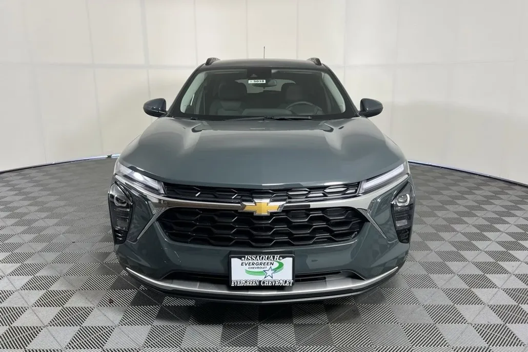 2026 Chevrolet Trax LT photo 1