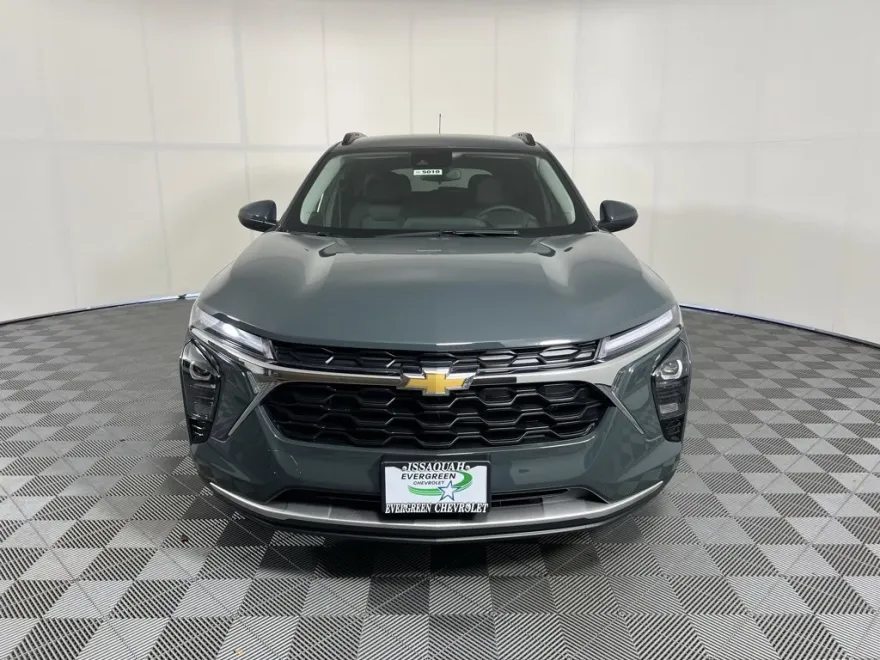 2026 Chevrolet Trax LT photo 1