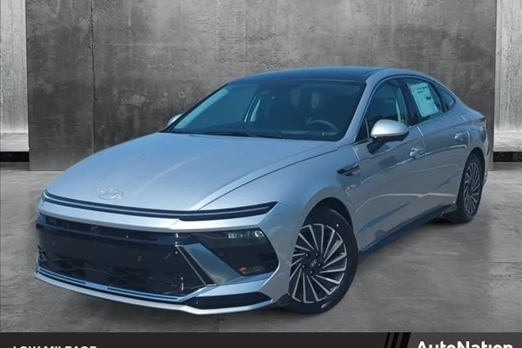 2024 Hyundai Sonata Hybrid Limited photo 1