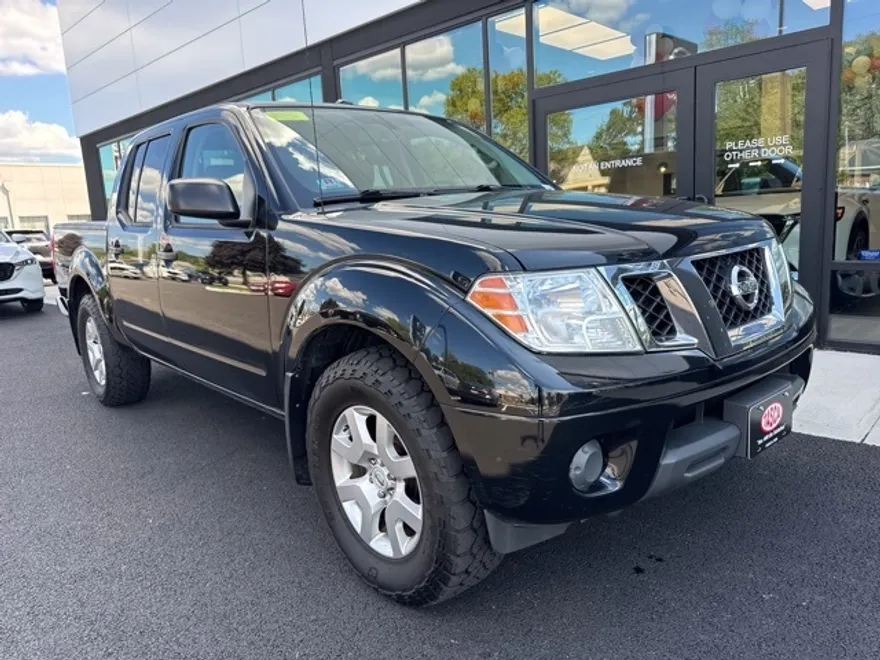 2012 Nissan Frontier SV photo 1