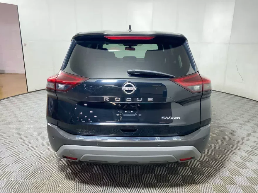 2022 Nissan Rogue SV photo 1