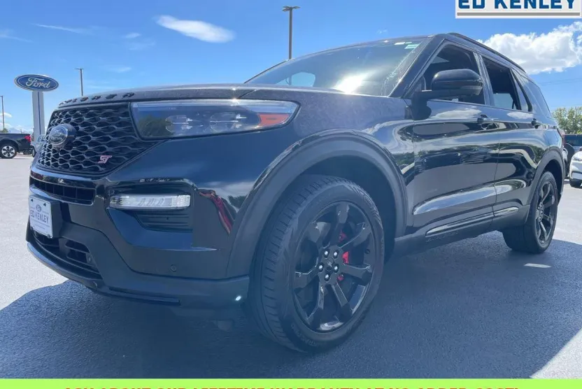 2023 Ford Explorer ST photo 1