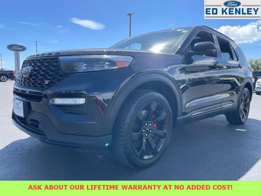 2023 Ford Explorer ST photo 1