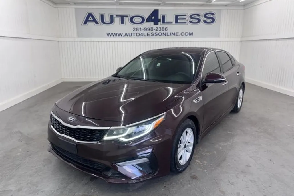 2020 Kia Optima LX photo 1