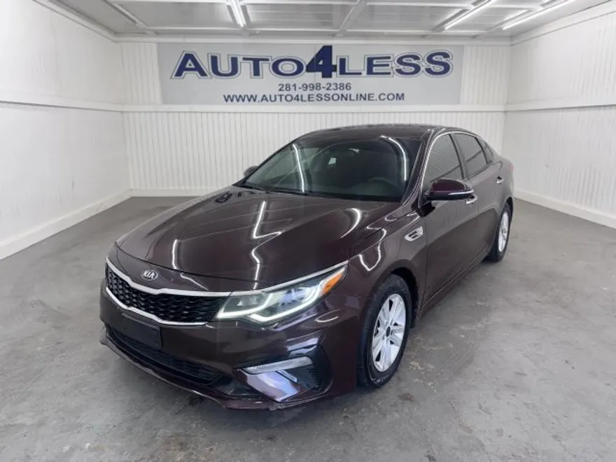 2020 Kia Optima LX photo 1